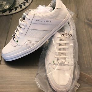 Men’s HUGO BOSS size 45 white tennis shoe